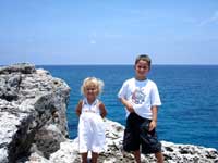 Island in Grand Cayman, Kids by the sea